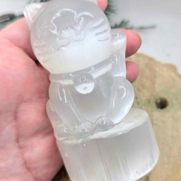 Premium Grade Nature Selenite Hand Carved 4" Fortune Cat Figure - Picture 7 of 10